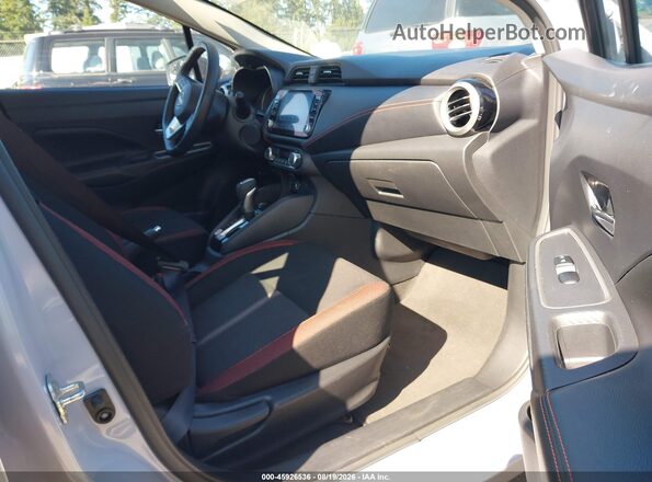 3N1CN8FV2SL832867 2025 NISSAN VERSA Gray Vista interior delantera