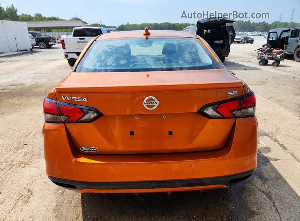 3N1CN8FV3LL901440 2020 NISSAN VERSA Оранжевый Вид сзади