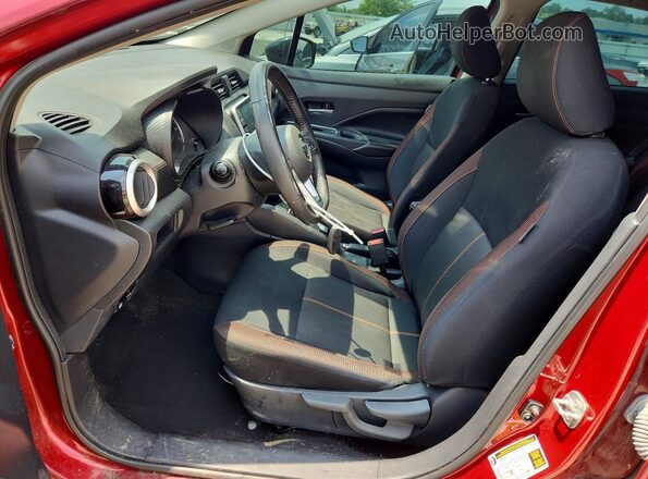 3N1CN8FV5ML920105 2021 NISSAN VERSA Коричневый Вид салона спереди