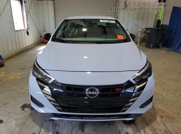 3N1CN8FV7SL834940 2025 NISSAN VERSA Серый Вид спереди