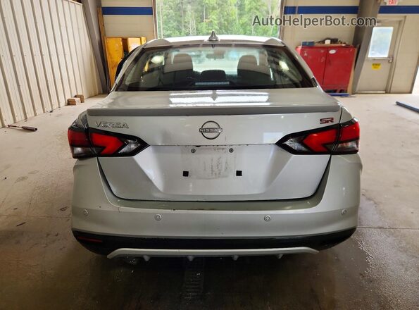3N1CN8FV9SL845003 2025 NISSAN VERSA Серебряный Вид сзади