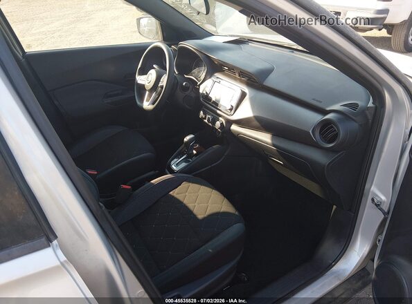 3N1CP5BV0LL518893 2020 NISSAN KICKS Серебряный Вид салона спереди