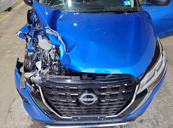 3N1CP5BV0RL520166 2024 NISSAN KICKS Blue ძრავის განყოფილების ხედი