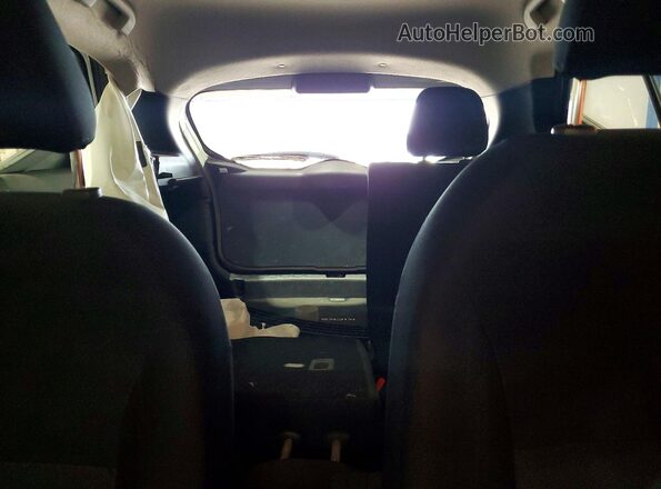 3N1CP5BV1RL526963 2024 NISSAN KICKS White Vista de los asientos traseros