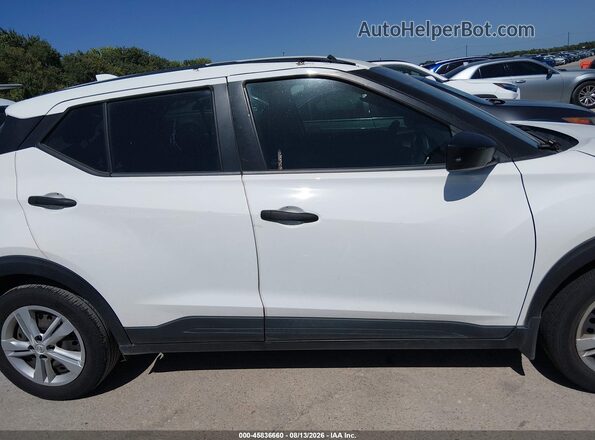 3N1CP5BV2NL498665 2022 NISSAN KICKS White Widok wnętrza z tyłu