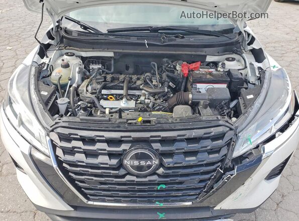 3N1CP5BV2SL474877 2025 NISSAN KICKS White Vista del compartimento del motor
