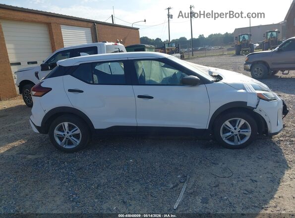 3N1CP5BV3NL524450 2022 NISSAN KICKS Белый Вид задней части салона