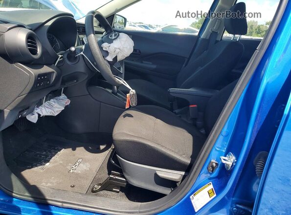 3N1CP5BV3RL584976 2024 NISSAN KICKS Blue Front interior view