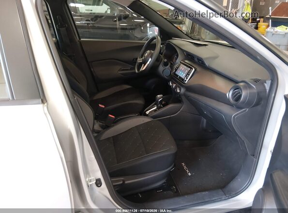 3N1CP5BV4LL518119 2020 NISSAN KICKS Silver Widok wnętrza z przodu