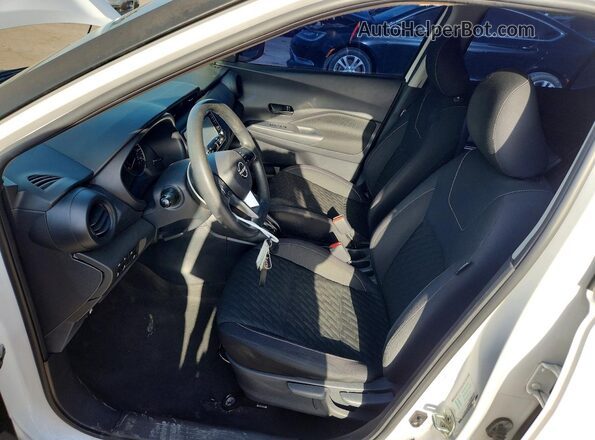 3N1CP5BV5NL522909 2022 NISSAN KICKS White Vista interior delantera
