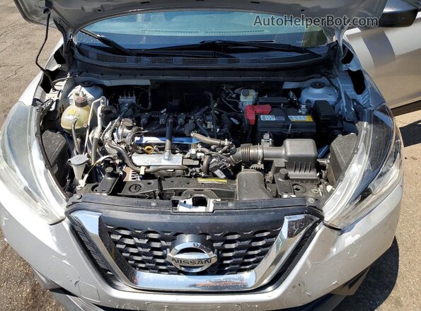 3N1CP5BV6LL516114 2020 NISSAN KICKS Silver Widok wnętrza z tyłu