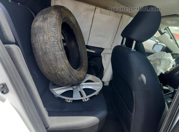 3N1CP5BV7RL585872 2024 NISSAN KICKS White Widok tylnych siedzeń
