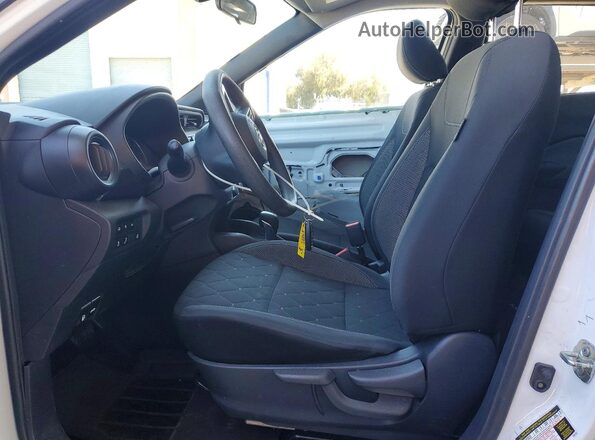 3N1CP5BV8LL512968 2020 NISSAN KICKS Белый Вид салона спереди