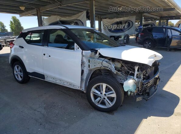3N1CP5BV8LL512968 2020 NISSAN KICKS Белый Передняя правая четверть