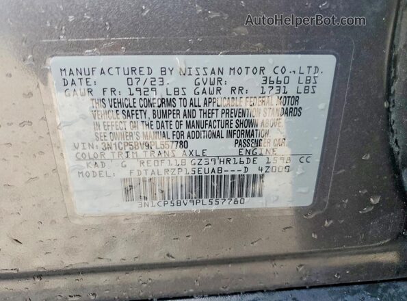 3N1CP5BV9PL557780 2023 NISSAN KICKS Gray Vista de la etiqueta del VIN