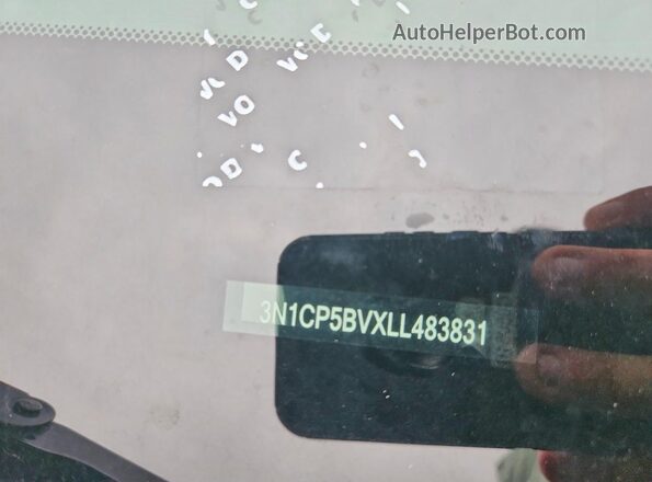 3N1CP5BVXLL483831 2020 NISSAN KICKS Черный Вид наклейки с VIN-кодом