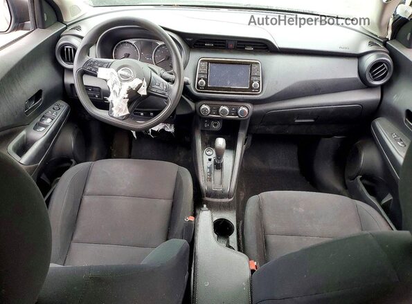 3N1CP5BVXRL477388 2024 NISSAN KICKS Gray Առջևի վահանակի տեսք