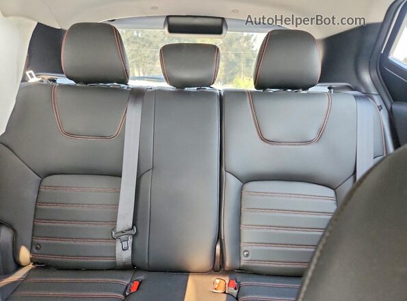 3N1CP5CU0JL503300 2018 NISSAN KICKS White Հետևի նստատեղերի տեսք
