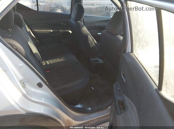 3N1CP5CU0JL533400 2018 NISSAN KICKS Silver Vista de la etiqueta del VIN