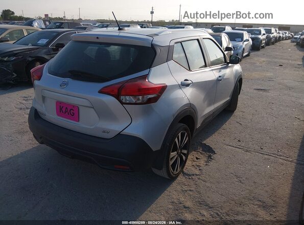3N1CP5CU0JL533400 2018 NISSAN KICKS Silver Trasero derecho
