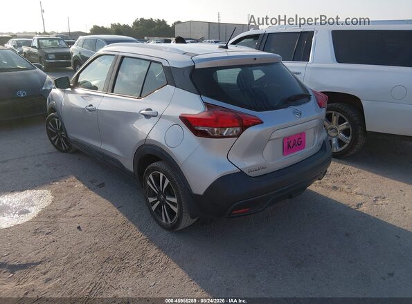 3N1CP5CU0JL533400 2018 NISSAN KICKS Silver Trasero izquierdo