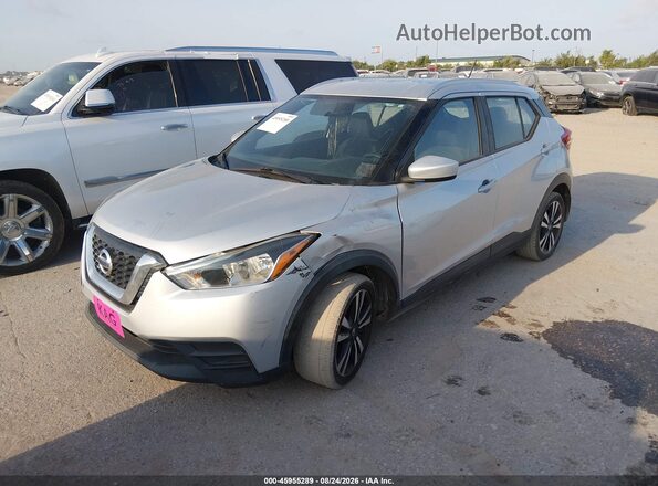 3N1CP5CU0JL533400 2018 NISSAN KICKS Silver Vista tres cuartos delantera izquierda