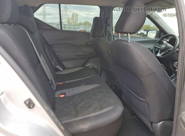3N1CP5CU0KL534225 2019 NISSAN KICKS Silver Rear seats view