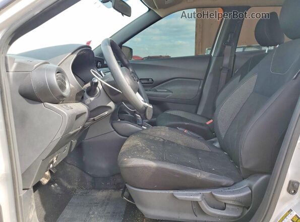 3N1CP5CU0KL534225 2019 NISSAN KICKS Silver Front interior view
