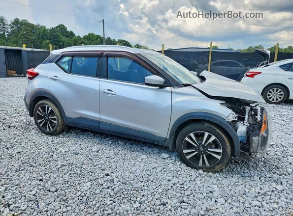3N1CP5CU1KL519264 2019 NISSAN KICKS Серебряный Передняя правая четверть