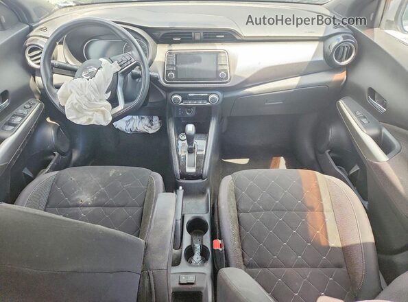 3N1CP5CU1KL519264 2019 NISSAN KICKS Серебряный Вид панели приборов