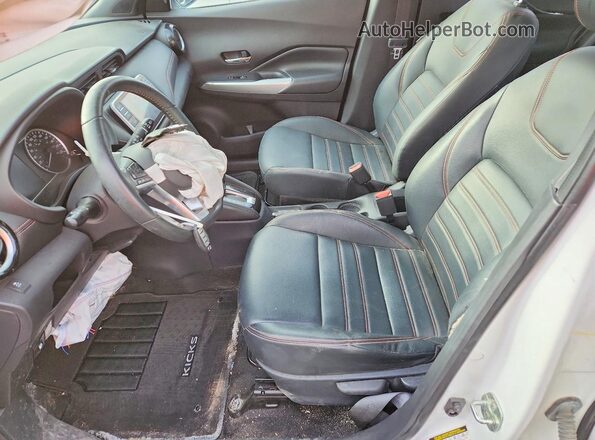 3N1CP5CU1KL559019 2019 NISSAN KICKS White Vista interior delantera