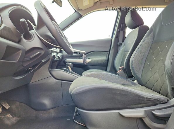 3N1CP5CU2JL518865 2018 NISSAN KICKS Синий Вид салона спереди