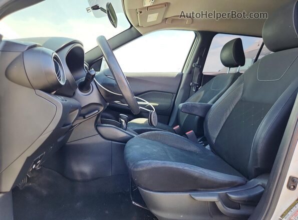 3N1CP5CU2JL523225 2018 NISSAN KICKS White Widok wnętrza z przodu