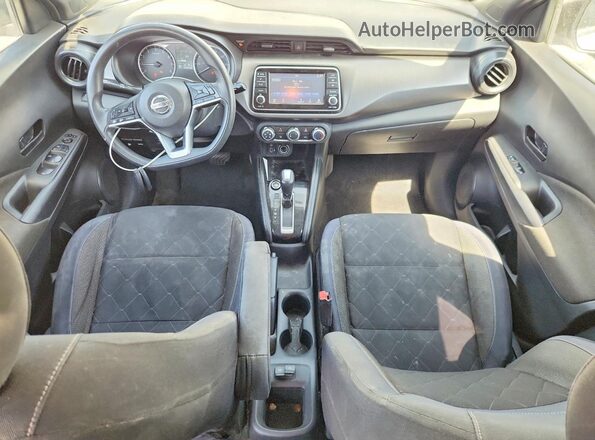3N1CP5CU2JL523225 2018 NISSAN KICKS White Widok deski rozdzielczej