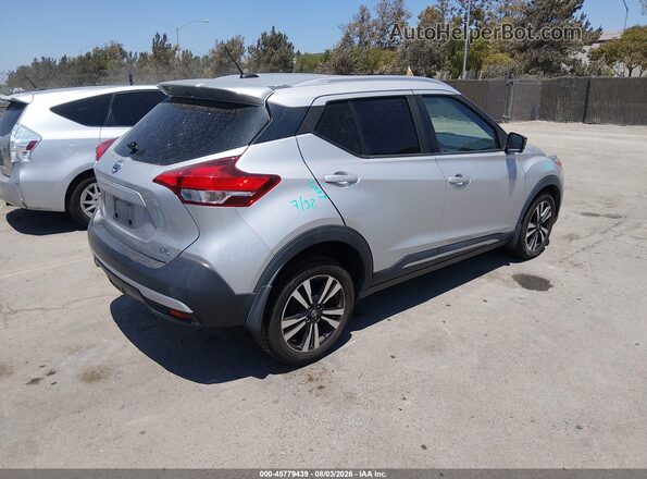 3N1CP5CU2JL542471 2018 NISSAN KICKS Silver უკანა მარჯვენა