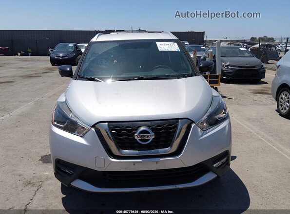 3N1CP5CU2JL542471 2018 NISSAN KICKS Silver ხელსაწყოთა პანელის ხედი