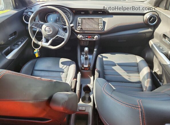 3N1CP5CU2KL528863 2019 NISSAN KICKS Two Tone Вид панелі приладів