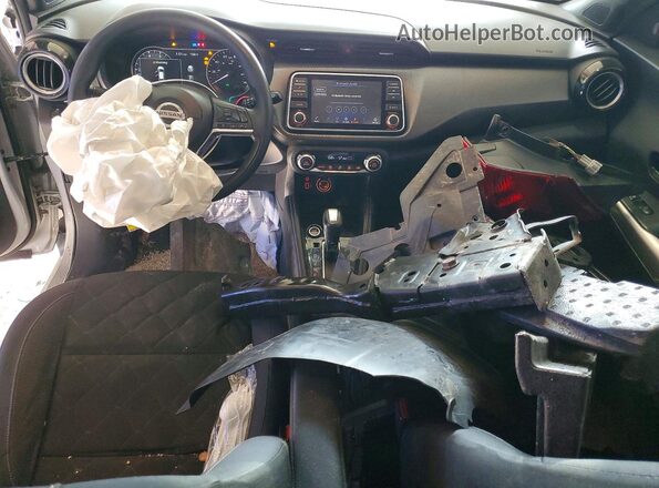 3N1CP5CU2KL569414 2019 NISSAN KICKS Серебряный Вид панели приборов