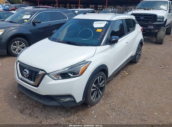 3N1CP5CU3JL529275 2018 NISSAN KICKS White Առջևի ձախ երեք քառորդ տեսարան