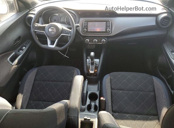 3N1CP5CU3JL538218 2018 NISSAN KICKS White Widok deski rozdzielczej