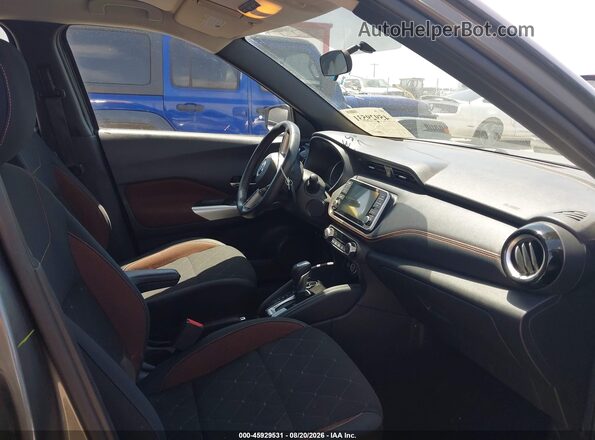 3N1CP5CU3KL562083 2019 NISSAN KICKS Серый Вид салона спереди