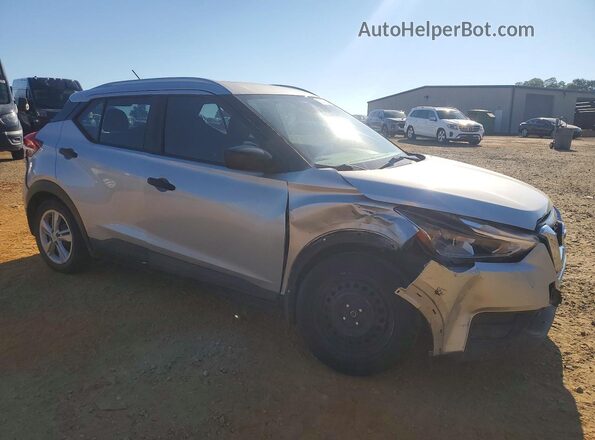 3N1CP5CU4JL531102 2018 NISSAN KICKS Серебряный Передняя правая четверть