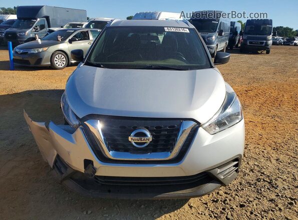 3N1CP5CU4JL531102 2018 NISSAN KICKS Серебряный Вид спереди
