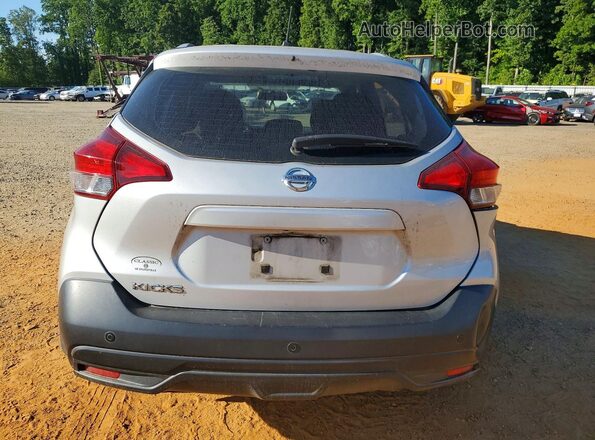 3N1CP5CU4JL531102 2018 NISSAN KICKS Серебряный Вид сзади