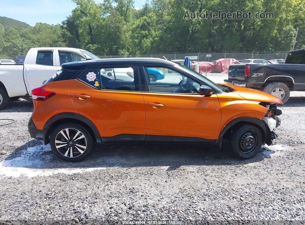 3N1CP5CU4JL532170 2018 NISSAN KICKS Orange Rear interior view
