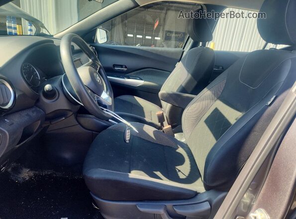 3N1CP5CU4KL530629 2019 NISSAN KICKS Gray Front interior view