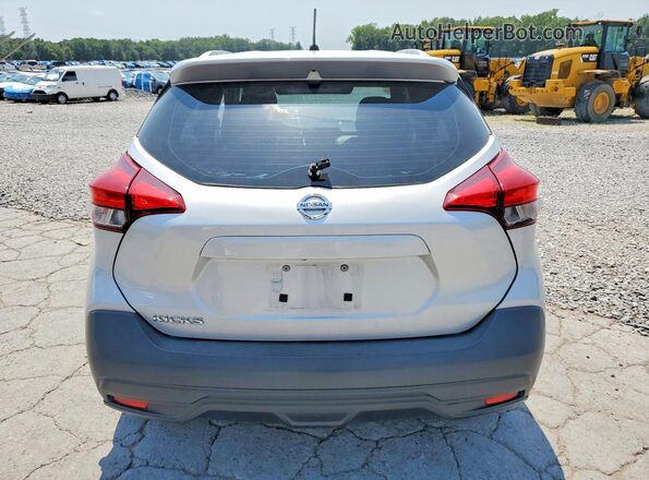3N1CP5CU7JL530929 2018 NISSAN KICKS Silver Вид ззаду