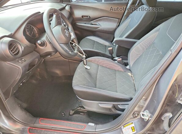 3N1CP5CU7JL537184 2018 NISSAN KICKS Charcoal წინა სალონის ხედი