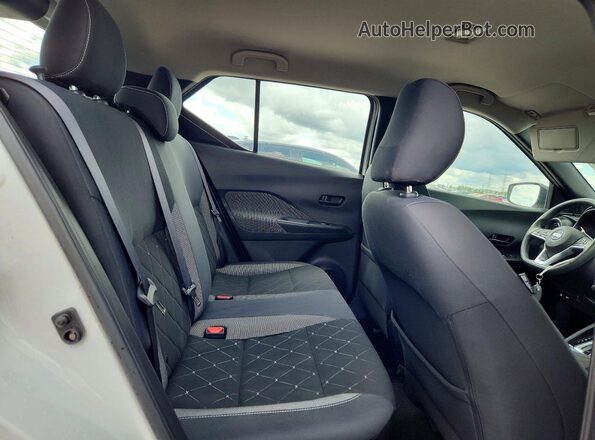3N1CP5CU7KL520144 2019 NISSAN KICKS White Widok wnętrza z tyłu