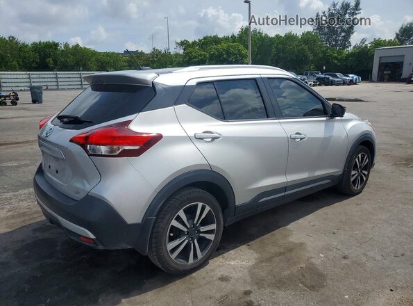 3N1CP5CU7KL527871 2019 NISSAN KICKS Серебряный Задняя правая четверть
